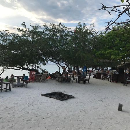 The Exile Sunset Bar & Bungalow Гили Траванган Экстерьер фото